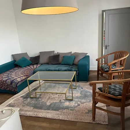 Maison De Idealement Placee *